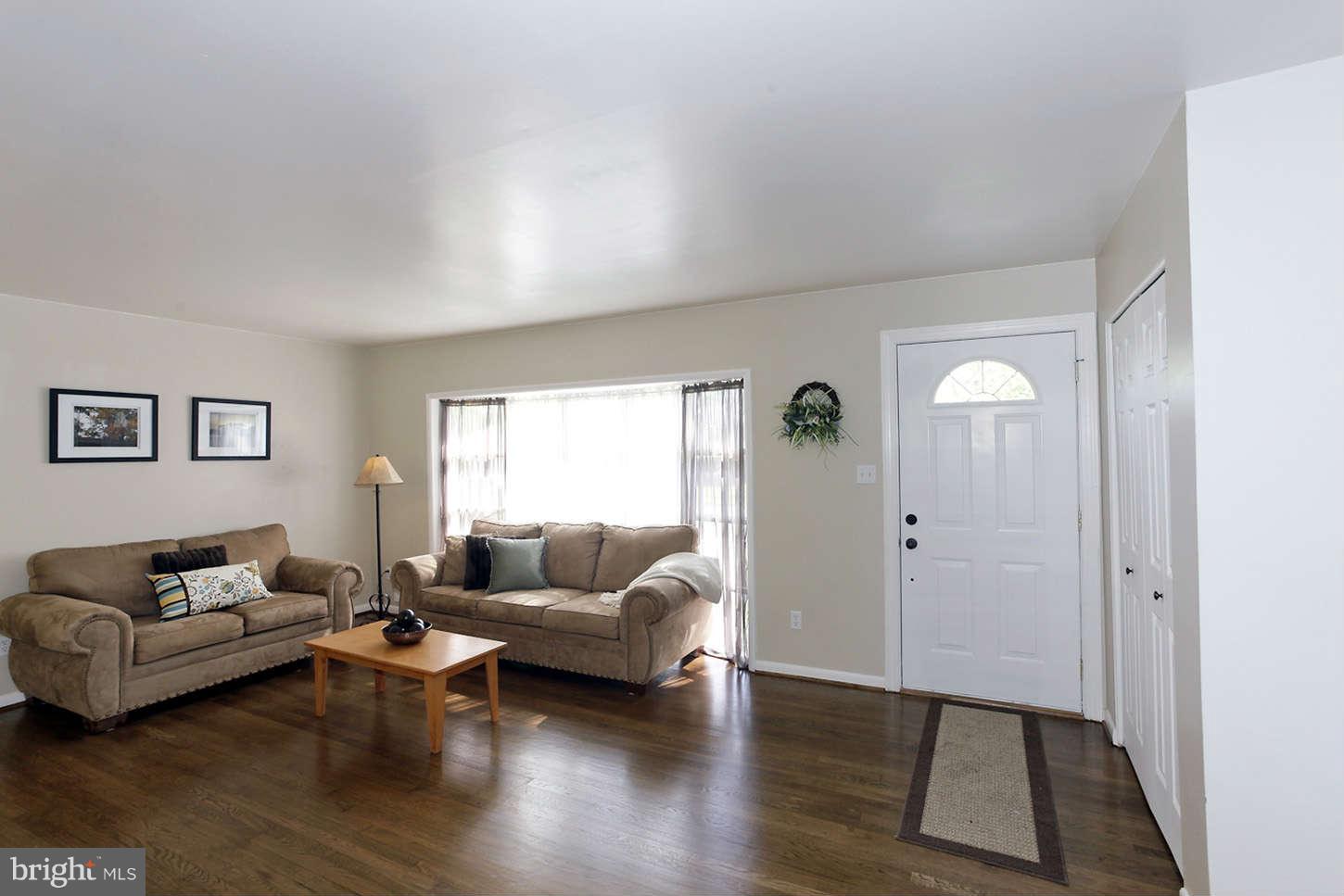 6108 Craft Road Alexandria, VA 22310 - Photo 2 of 30 Family Room