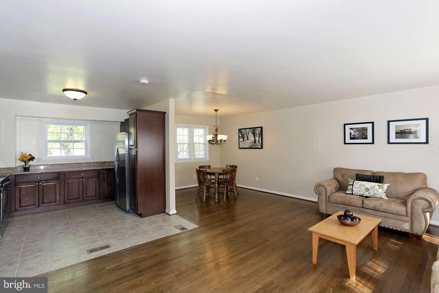 6108 Craft Road Alexandria, VA 22310 - Photo 3 of 30 Interior (General)