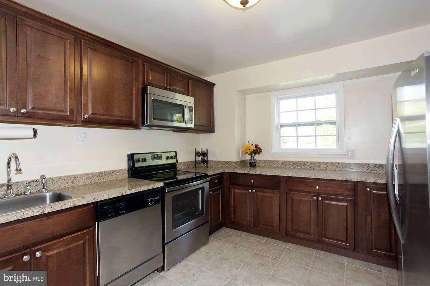 6108 Craft Road Alexandria, VA 22310 - Photo 9 of 30 Kitchen