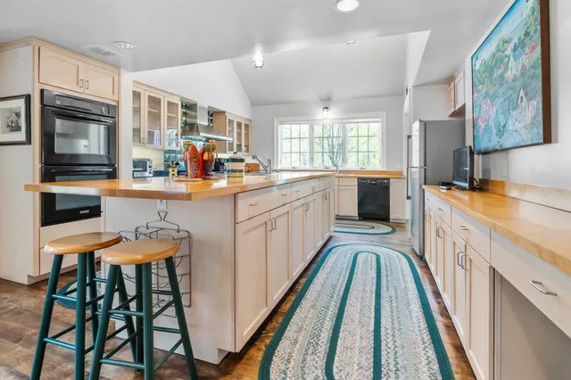 $2,500,000 | 19 Cutting Hill Lane, Lyme, NH 03768