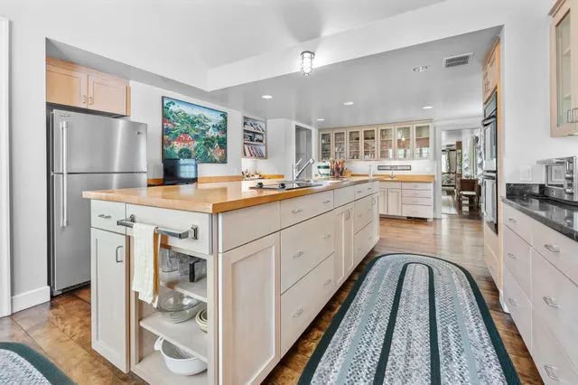 $2,500,000 | 19 Cutting Hill Lane, Lyme, NH 03768