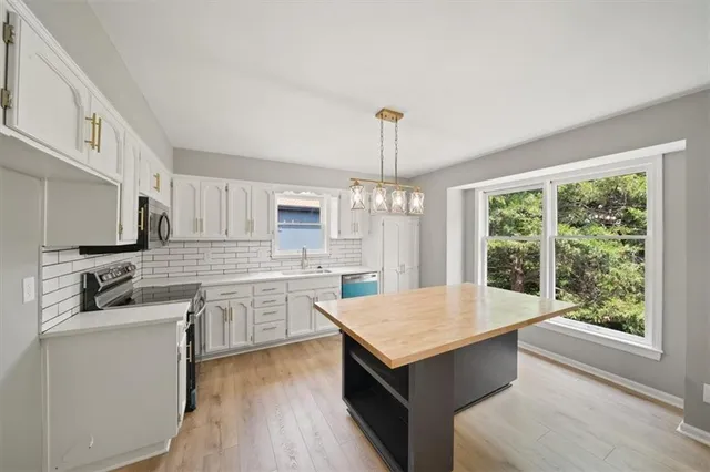 $327,990 | 7109 North Indiana Avenue, Gladstone, MO 64119