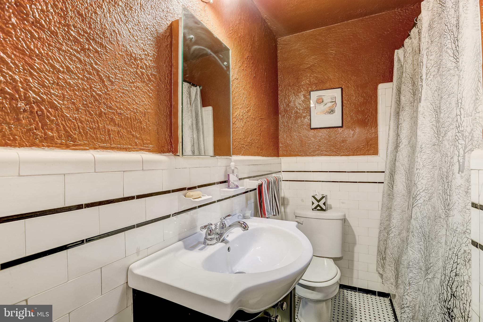 5 Somerset Road Baltimore, MD 21228 - Photo 11 of 36 Full Bath