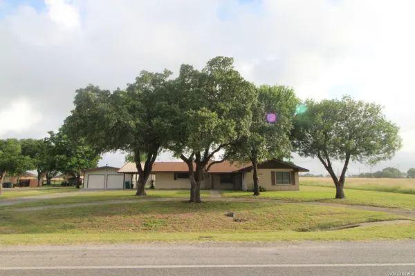 $279,900 | 15651 Farm To Market Road 463, Lytle, TX 78052