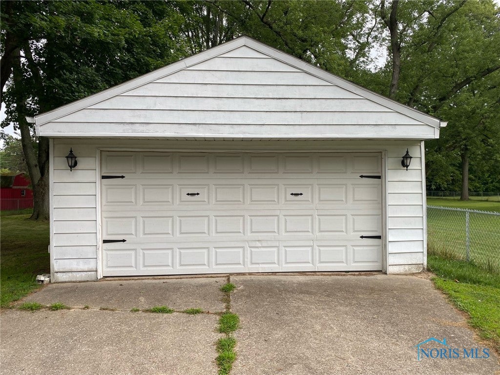 712 Hayes Road Toledo, OH 43615 - Photo 8 of 9 Gallery Image 8