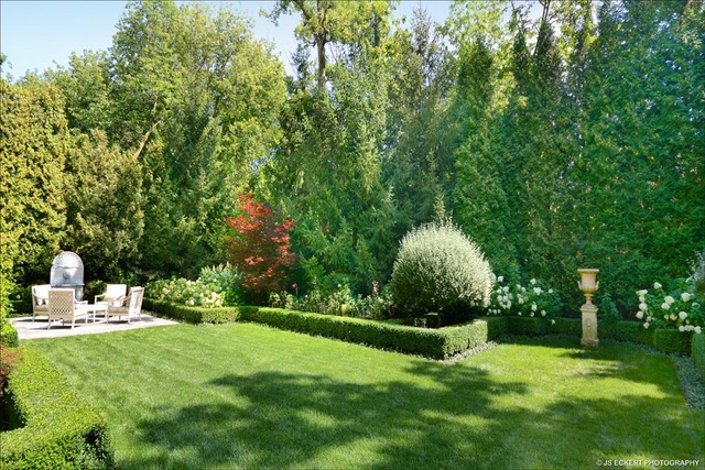 1363 Elm Tree Road Lake Forest, IL 60045 - Photo 22 of 24 a view of a park with a tree