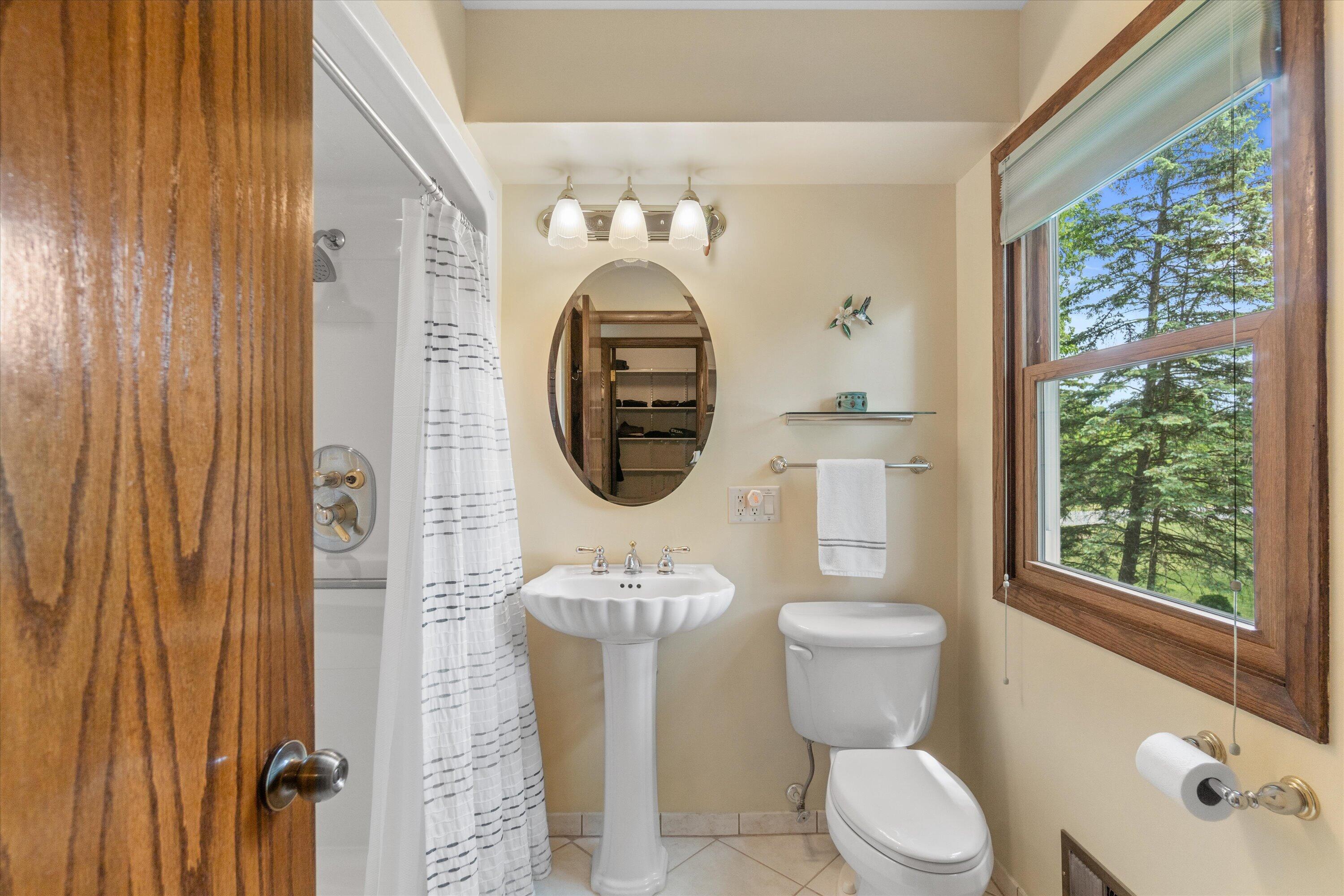 15655 Monet Court Brookfield, WI 53005 - Photo 24 of 60 19-DSC05187