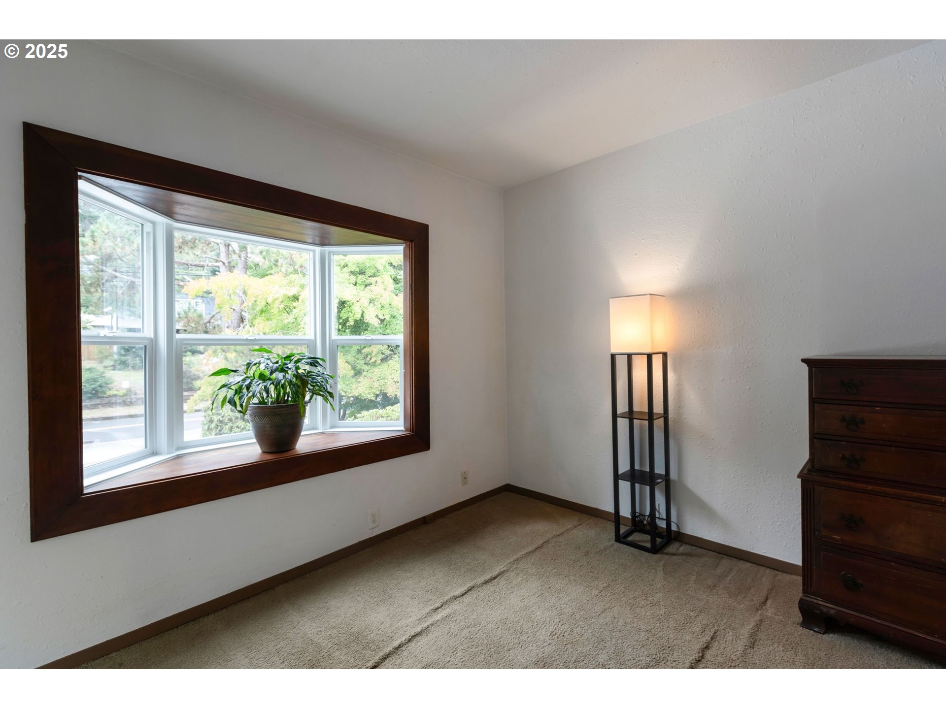9224 Southwest 26th Avenue Portland, OR 97219 - Photo 8 of 30 a view of empty room with front door