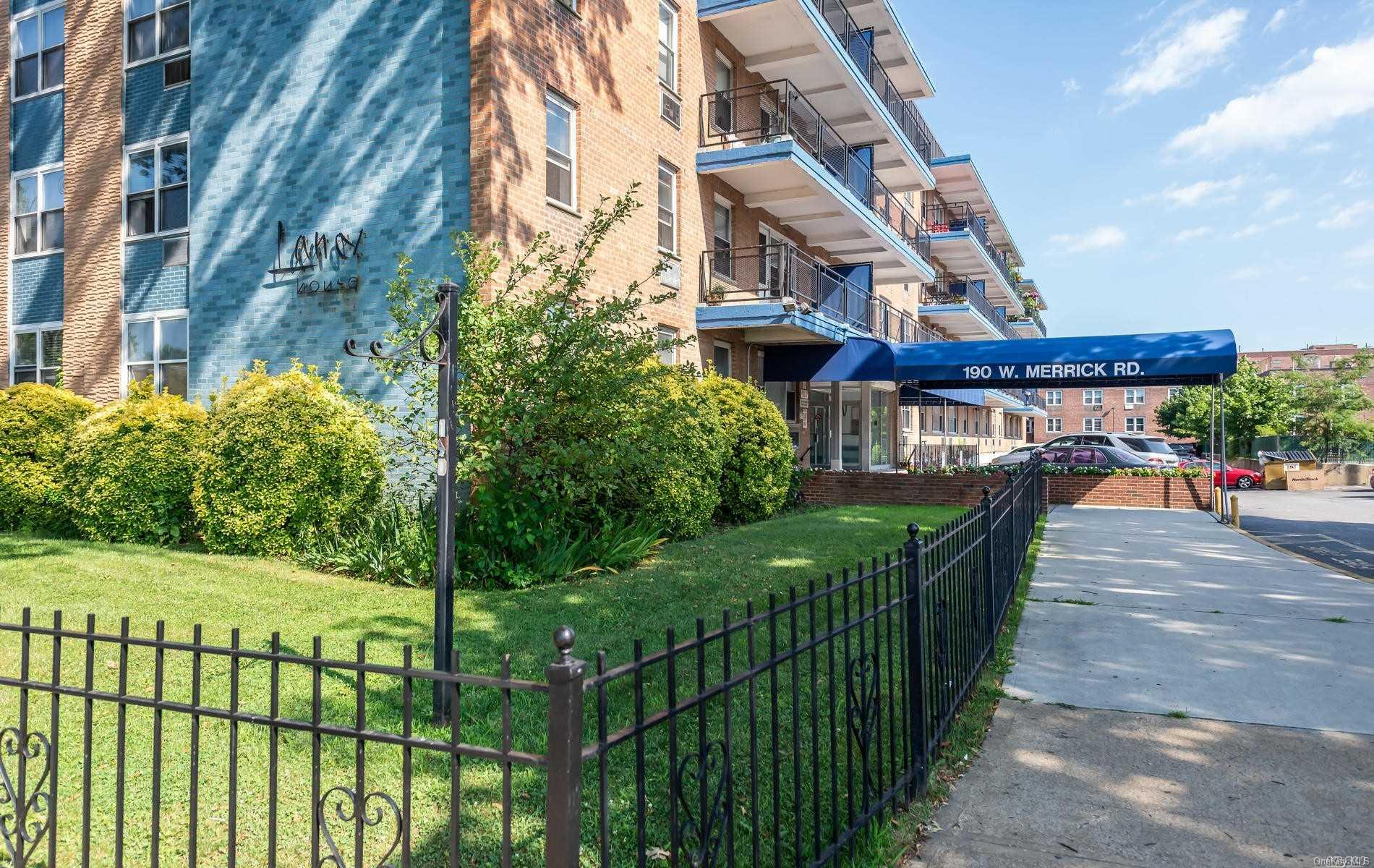 190 West Merrick Road, Unit 3E Freeport, NY 11520 - Photo 1 of 1