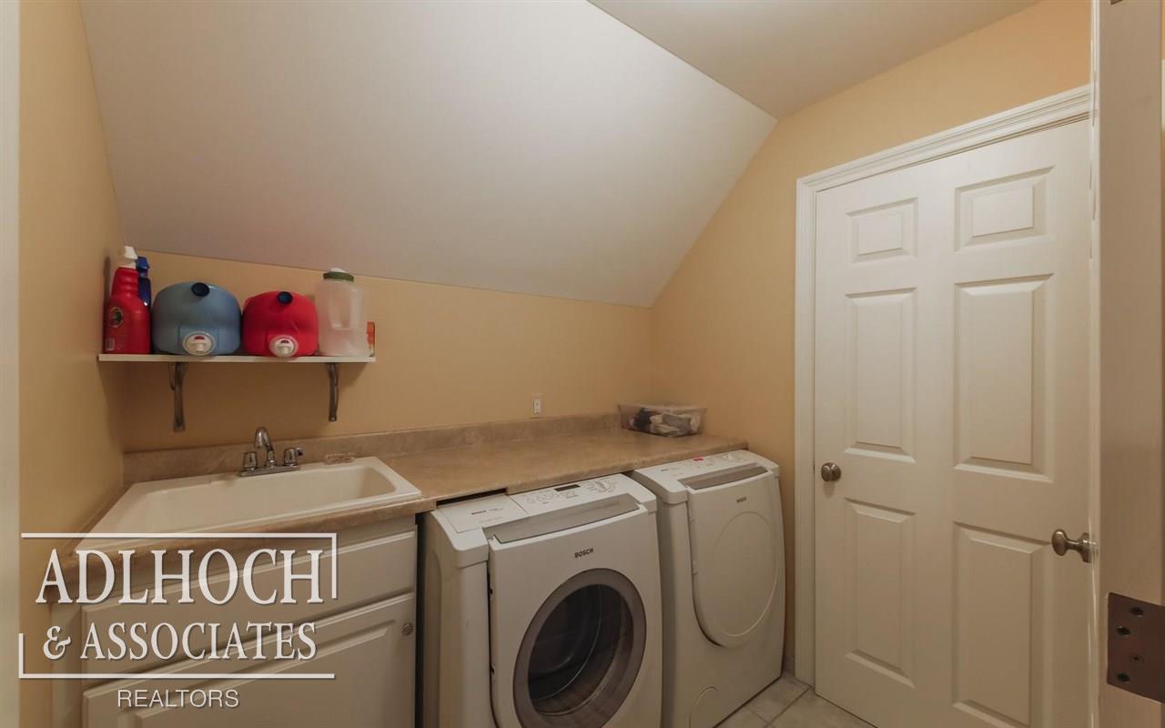 920 Shoreham Road Grosse Pointe, MI 48236 - Photo 28 of 39 31304749-27.JPG