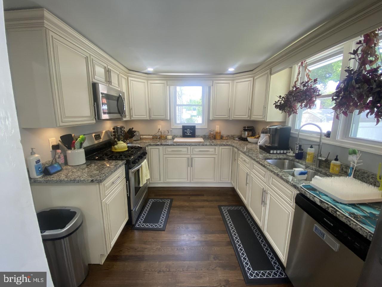 312 Walnut Street Delanco, NJ 08075 - Photo 3 of 23