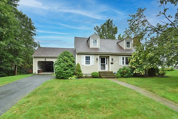 385 Mt Hope Road Somerset, MA 02726 - Photo 2 of 23 Gallery Image 2