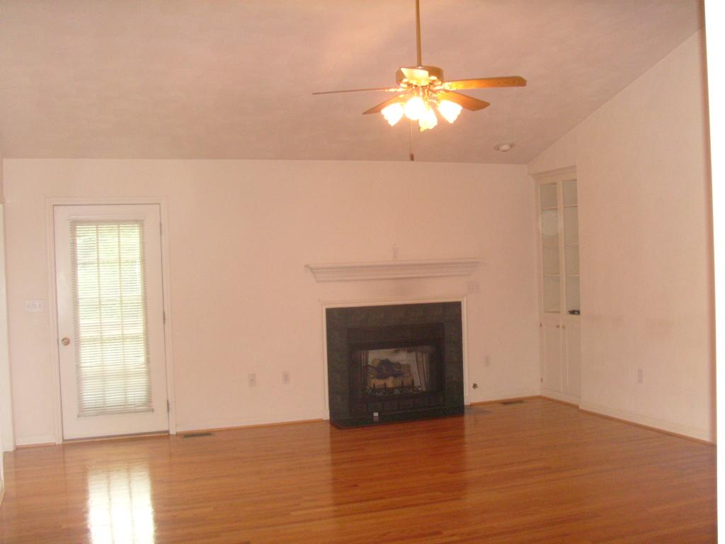 76 Vfw Road Daleville, VA 24083 - Photo 2 of 16 Great Room