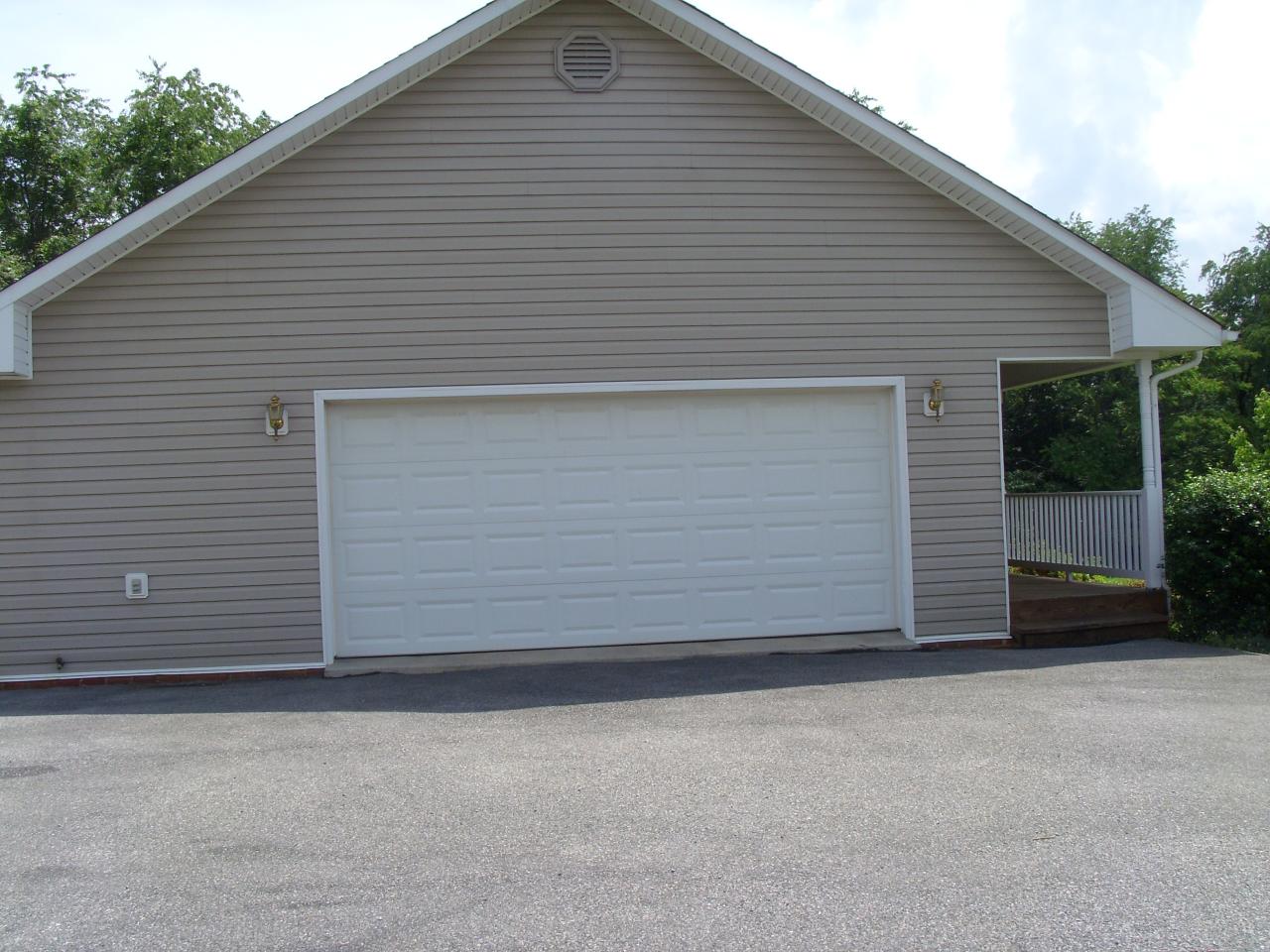 76 Vfw Road Daleville, VA 24083 - Photo 14 of 16 Garage
