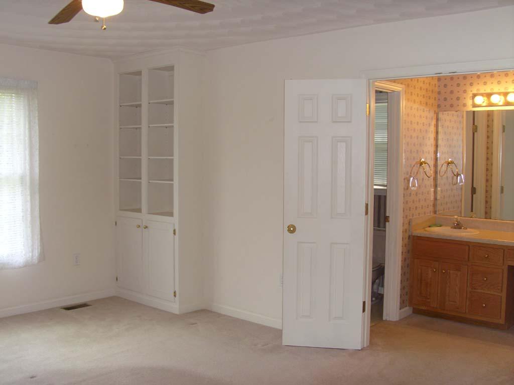 76 Vfw Road Daleville, VA 24083 - Photo 8 of 16 Master Bedroom