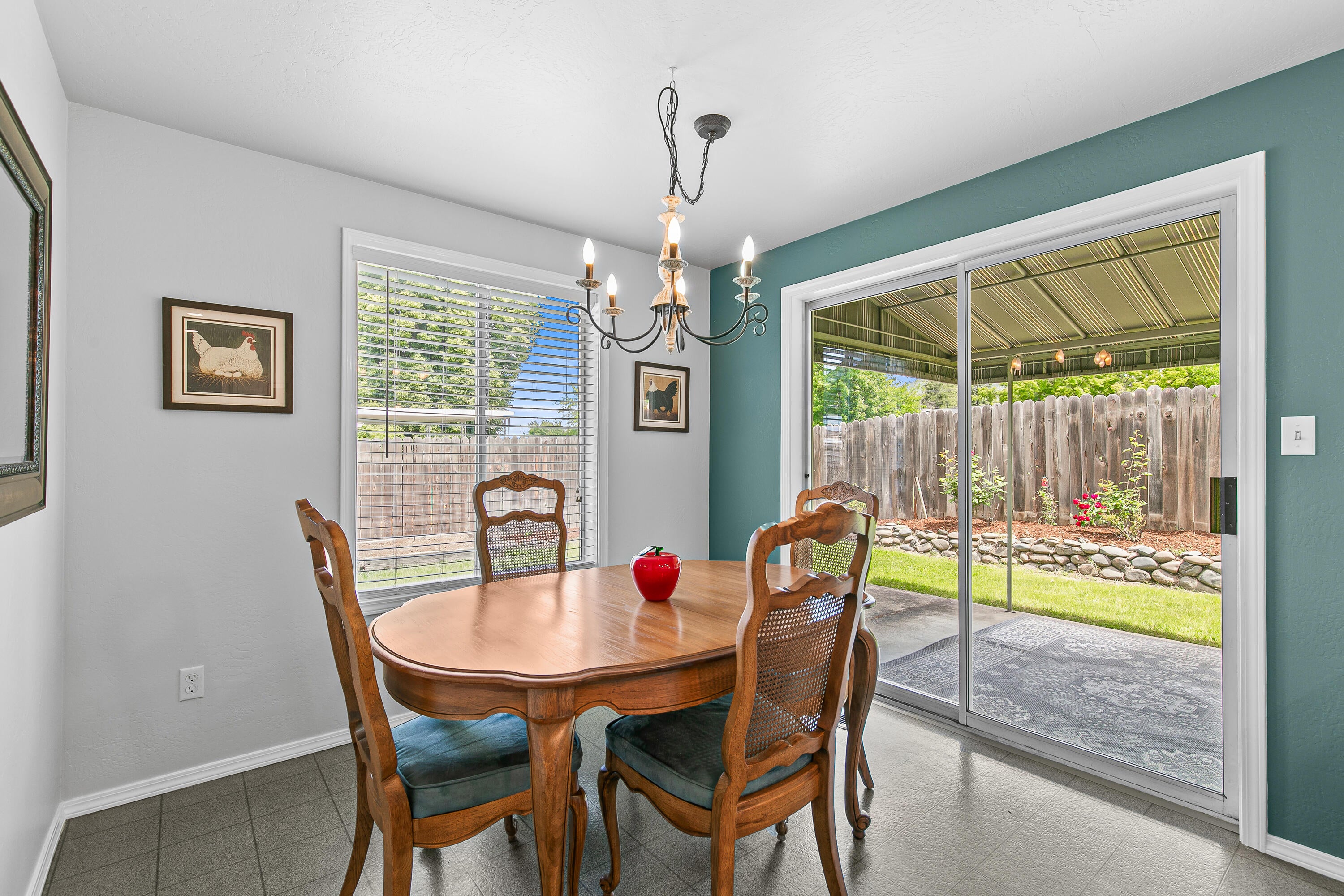 2338 Ridge Way Medford, OR 97504 - Photo 12 of 48 Dining Area - 12