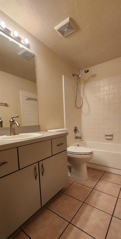 413 Northwest 48th Boulevard Gainesville, FL 32607 - Photo 5 of 21 a bathroom with a sink a toilet and shower