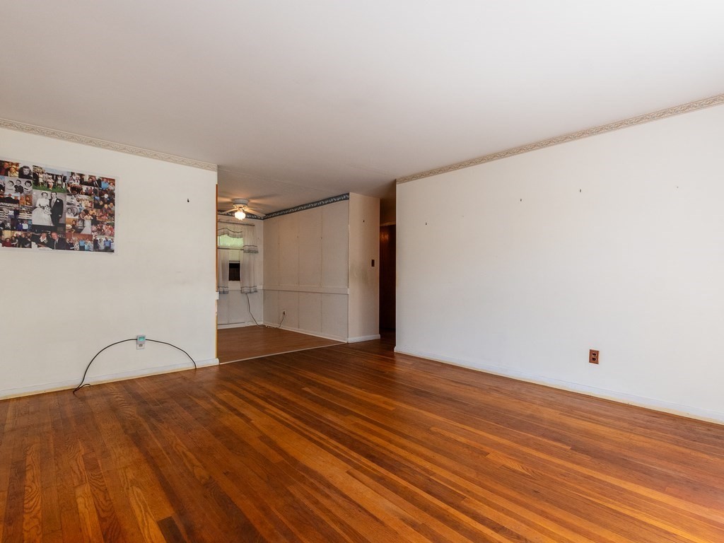 163 Ravenswood Road Waltham, MA 02453 - Photo 4 of 27 Gallery Image 4