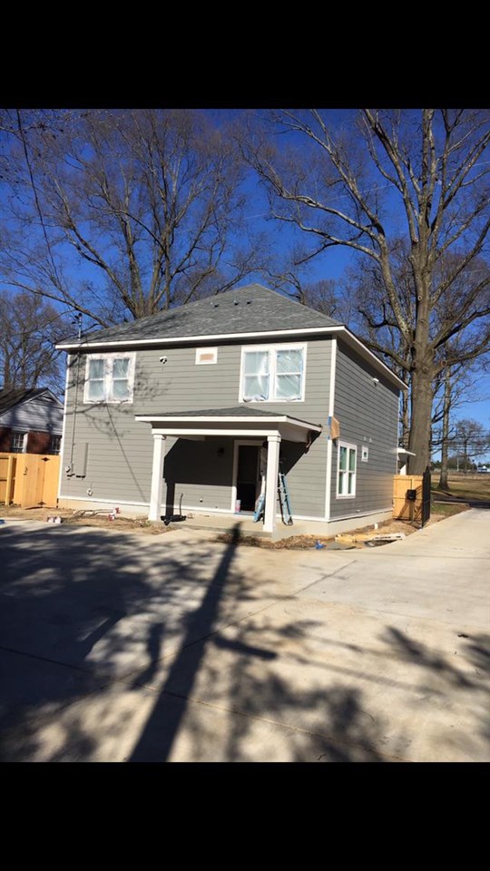 1071 Getwell Road Memphis, TN 38111 - Photo 5 of 6 a view of a house with a street