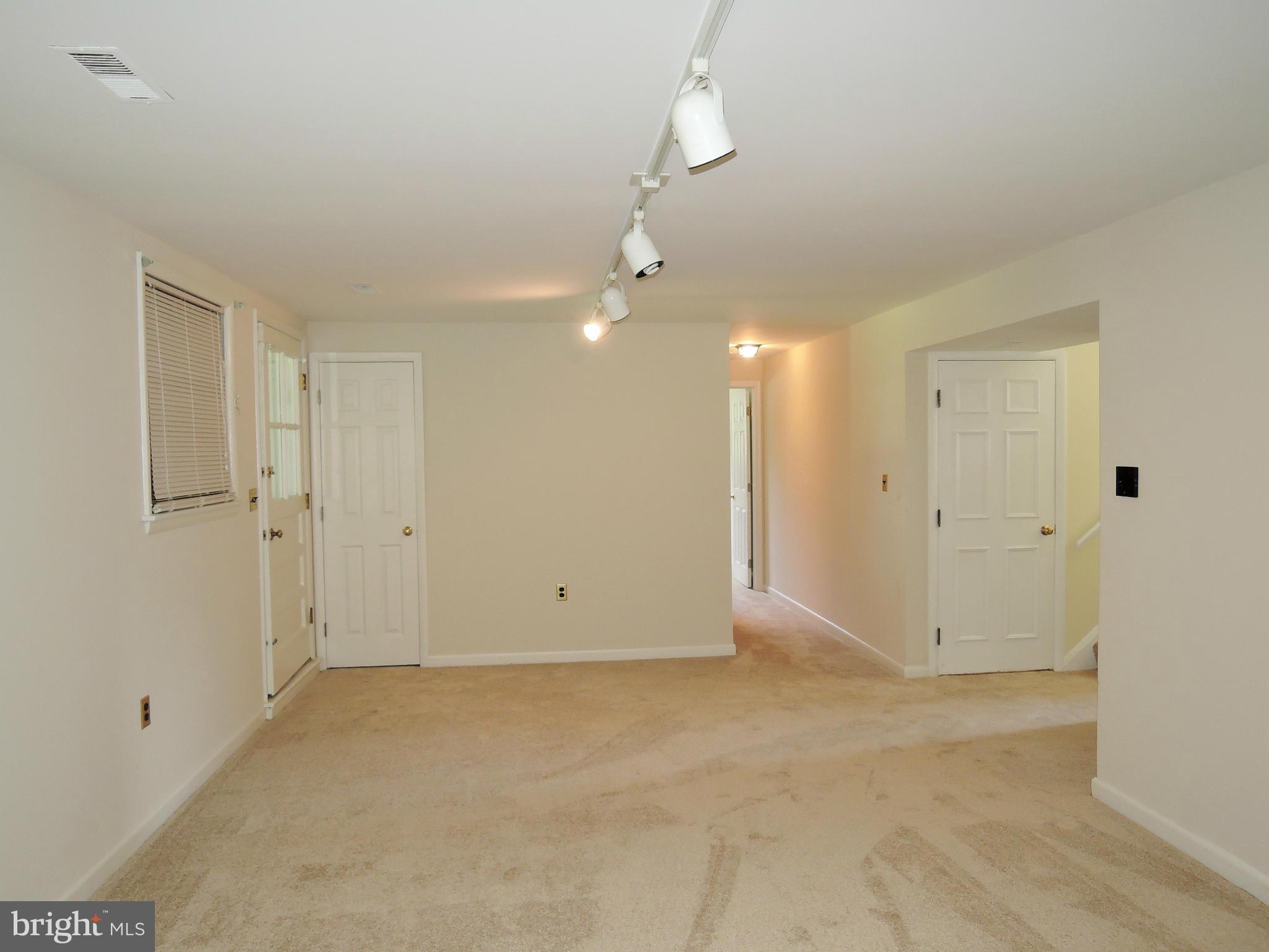3726 Dance Mill Road Phoenix, MD 21131 - Photo 20 of 30 Family Room