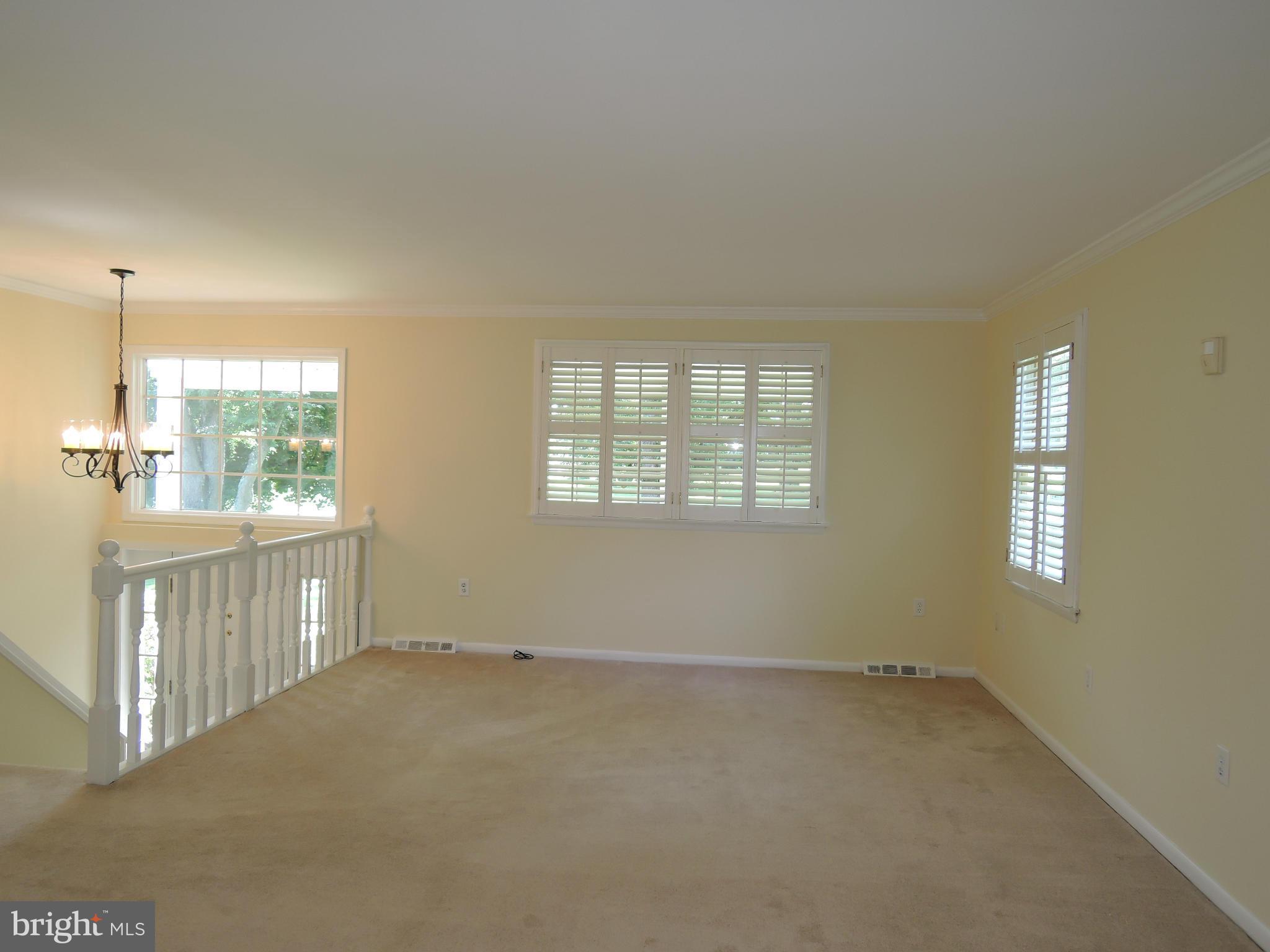 3726 Dance Mill Road Phoenix, MD 21131 - Photo 5 of 30 Living Room