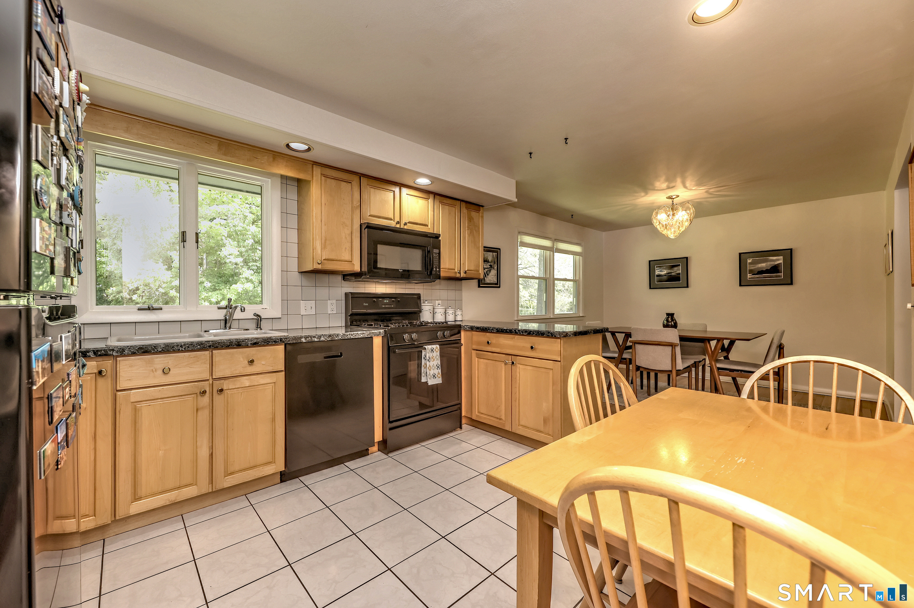 126 Ardmore Road Milford, CT 06461 - Photo 11 of 34