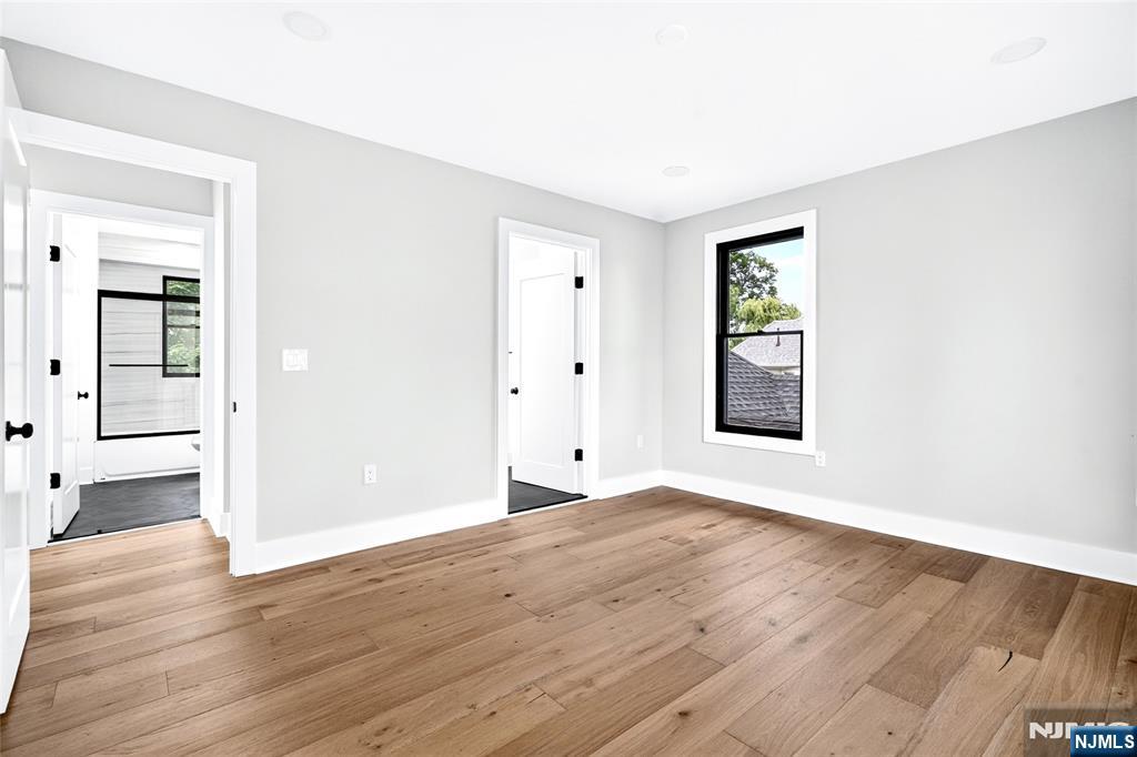 447 Queen Anne Road Teaneck, NJ 07666 - Photo 28 of 50
