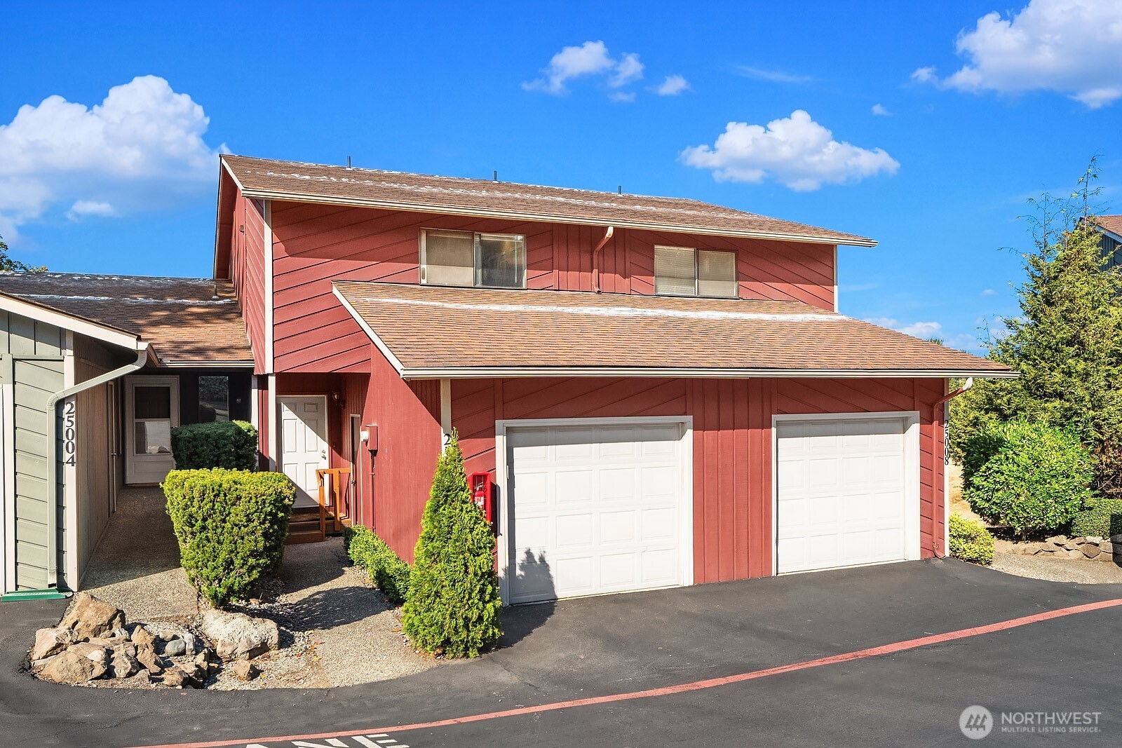 25044 Lake Fenwick Road, Unit 32 Kent, WA 98032 - Photo 1 of 19 Gallery Image 1