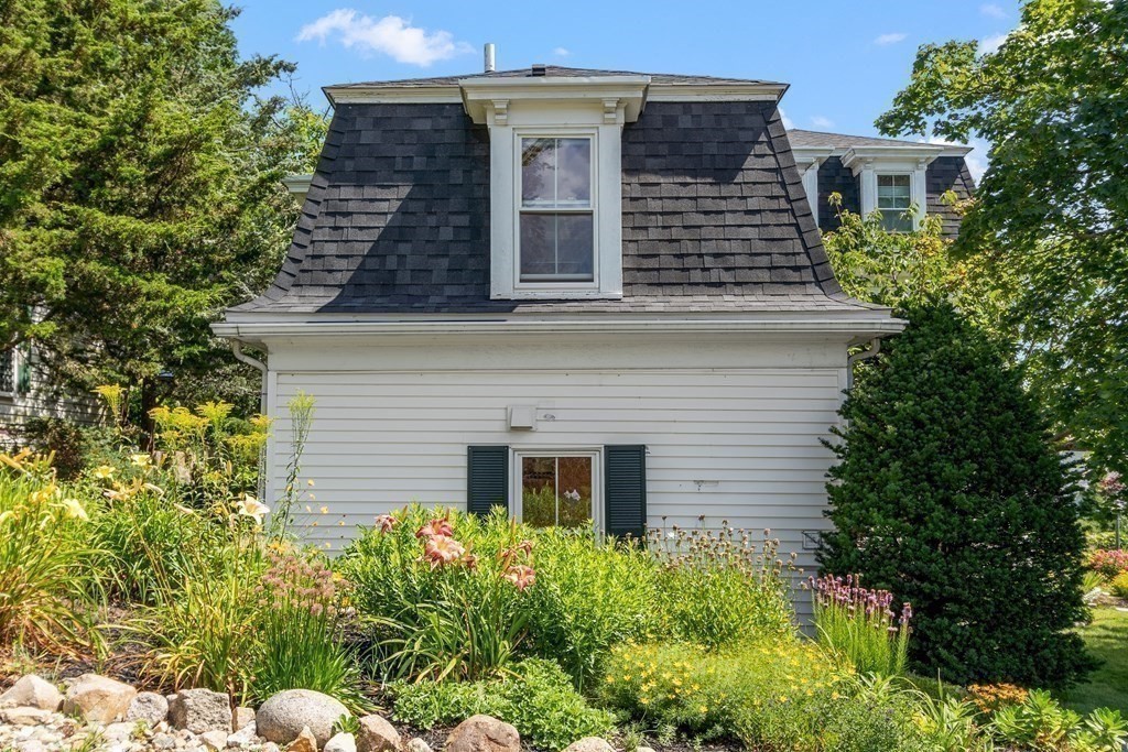 84 A Granite Street, Unit A Rockport, MA 01966 - Photo 25 of 40 front view of a house