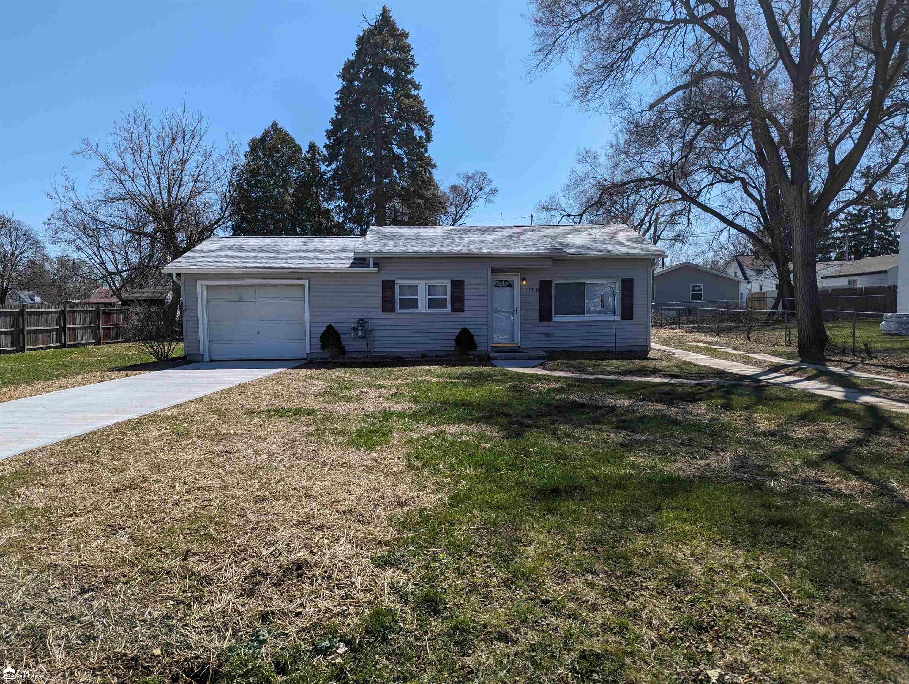 1180 Allen Street Burton, MI 48529 - Photo 1 of 18 50171265-0d8a014c-740b-4de0-a61e-82813adf2410.JPG