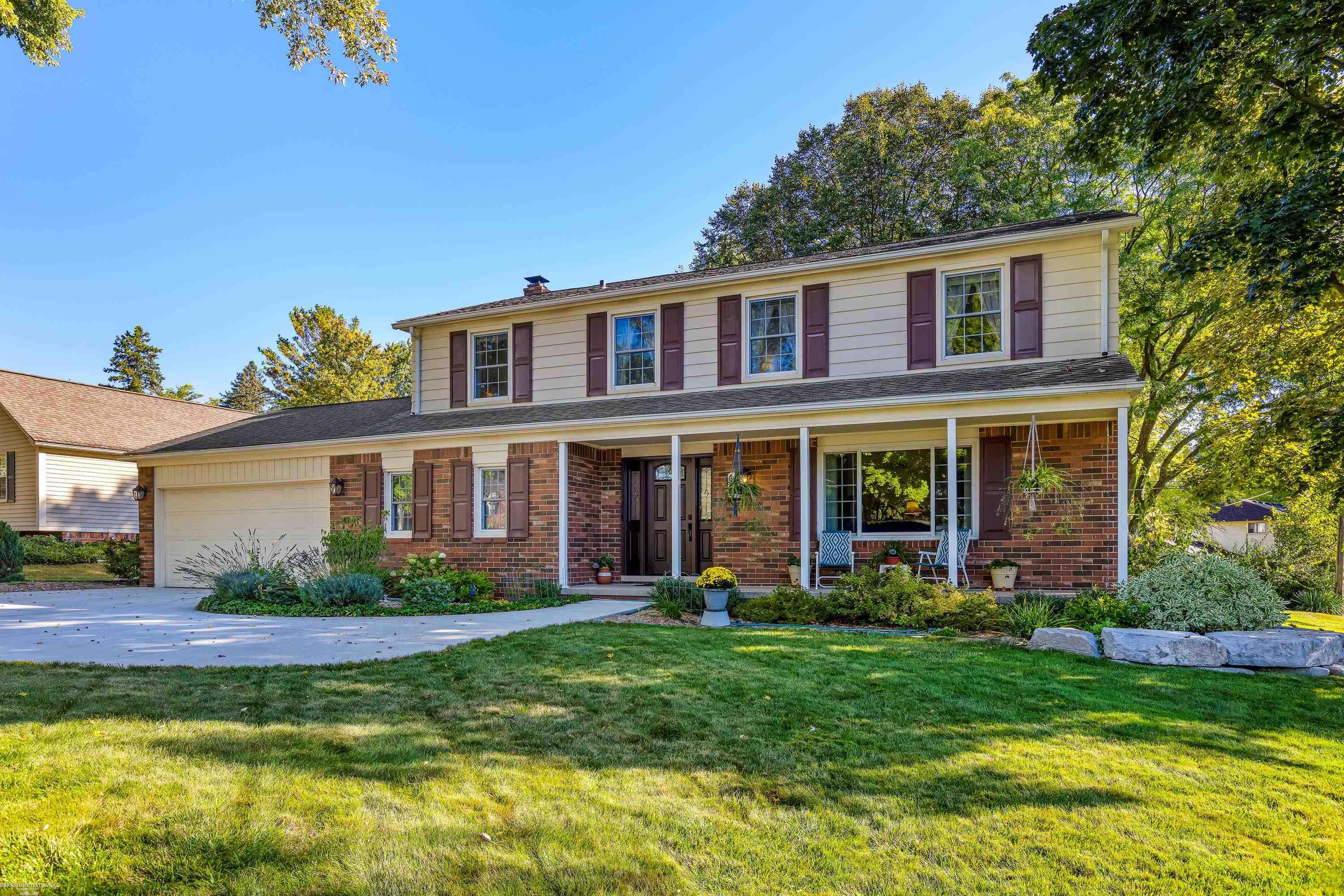 681 Lake Forest Road Rochester Hills, MI 48309 - Photo 3 of 41