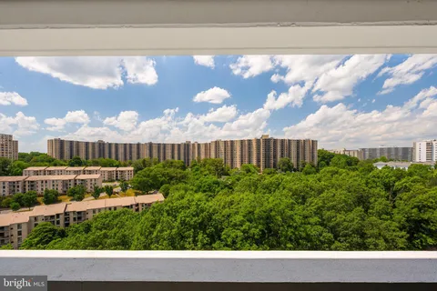 $400,000 | 6101 Edsall Road, Unit 1212, Alexandria, VA 22304
