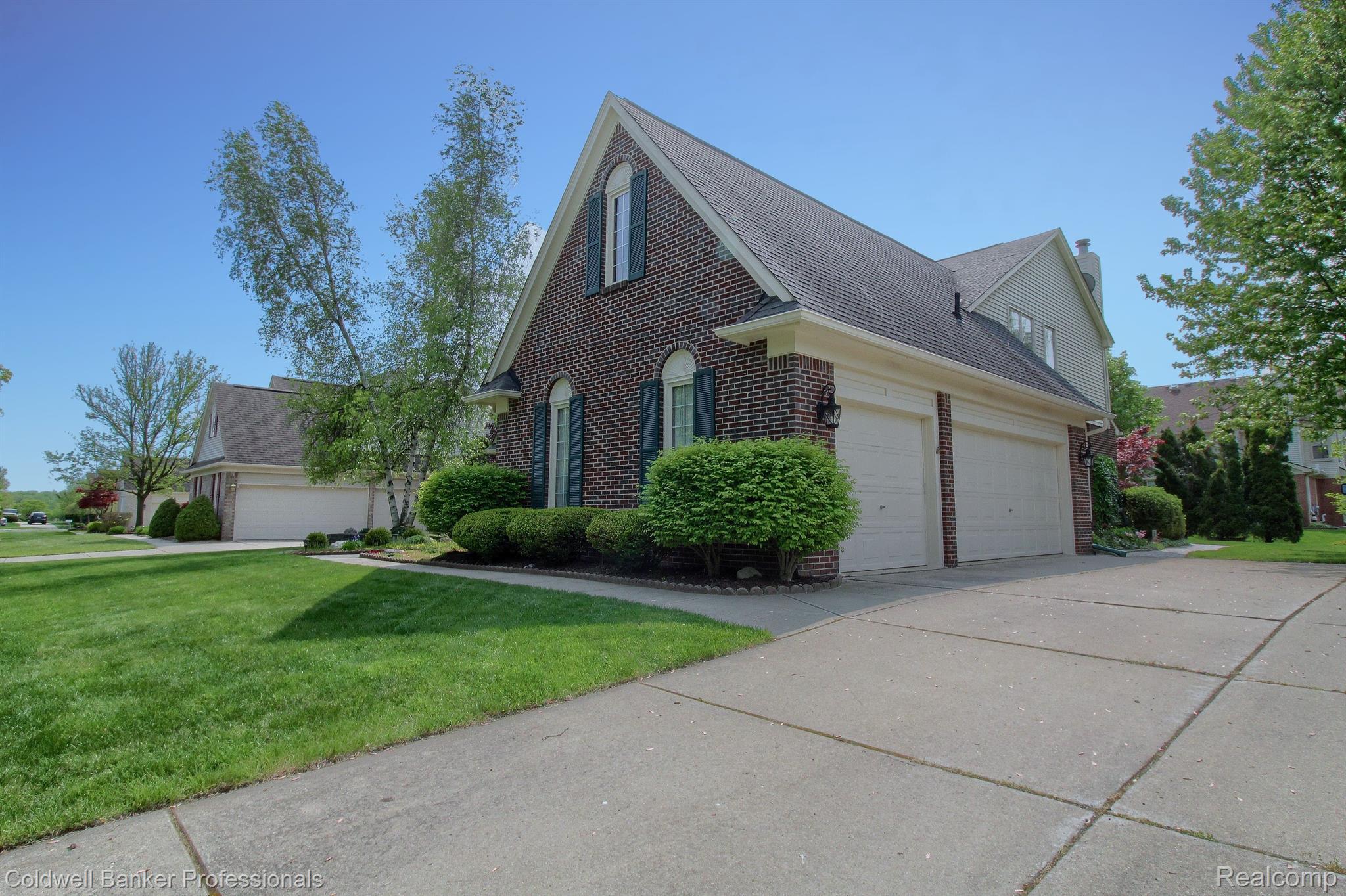 46430 Inverness Road Canton, MI 48188 - Photo 46 of 47 3 Car Garage