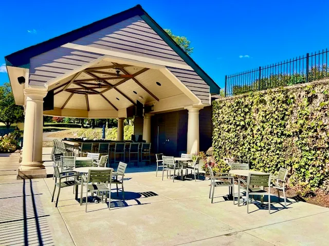 $679,000 | 7 Shoal Creek Court, Lake In The Hills, IL 60156