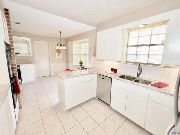 $335,000 | 9023 Whitehall Avenue, Baton Rouge, LA 70806