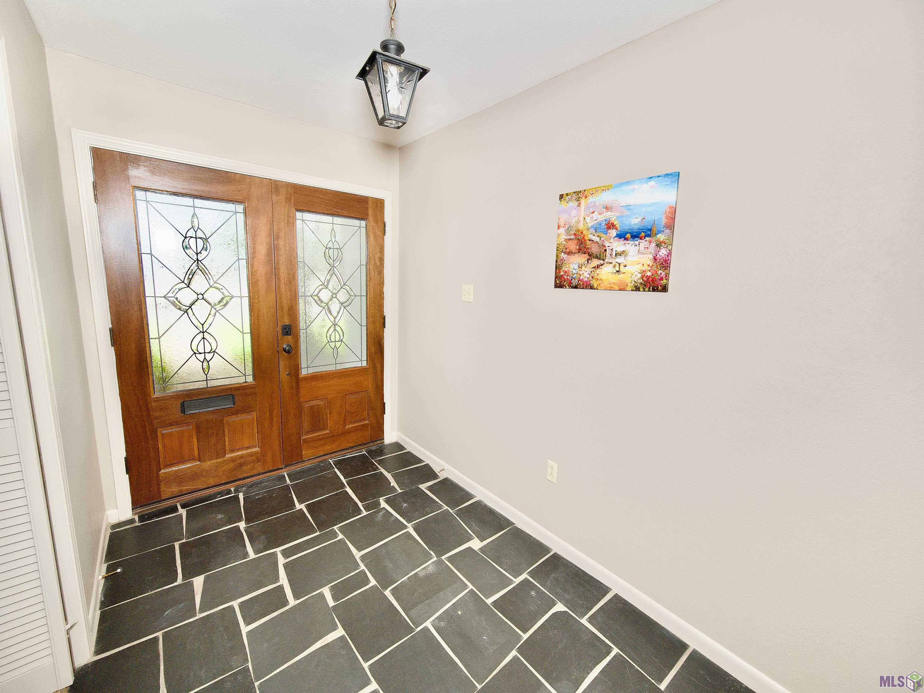 9023 Whitehall Avenue Baton Rouge, LA 70806 - Photo 3 of 26