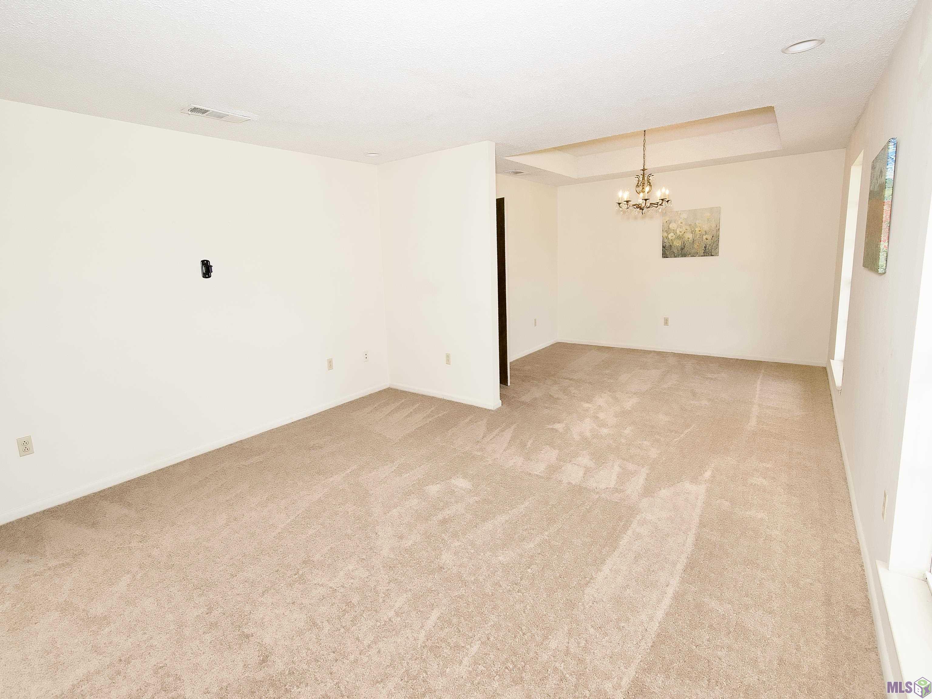 9023 Whitehall Avenue Baton Rouge, LA 70806 - Photo 4 of 26