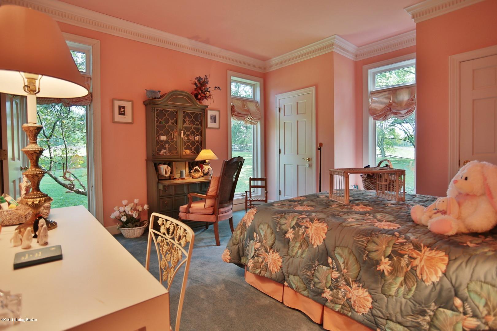 Guest bedroom