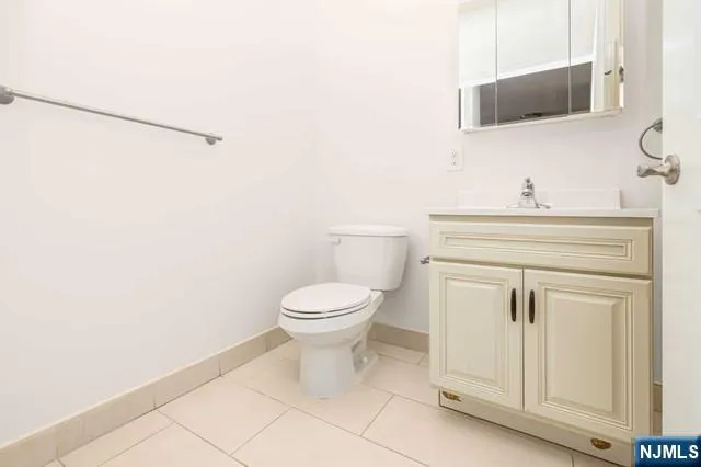 $2,500 | 10 Madison, Unit 204, Cresskill, NJ 07626