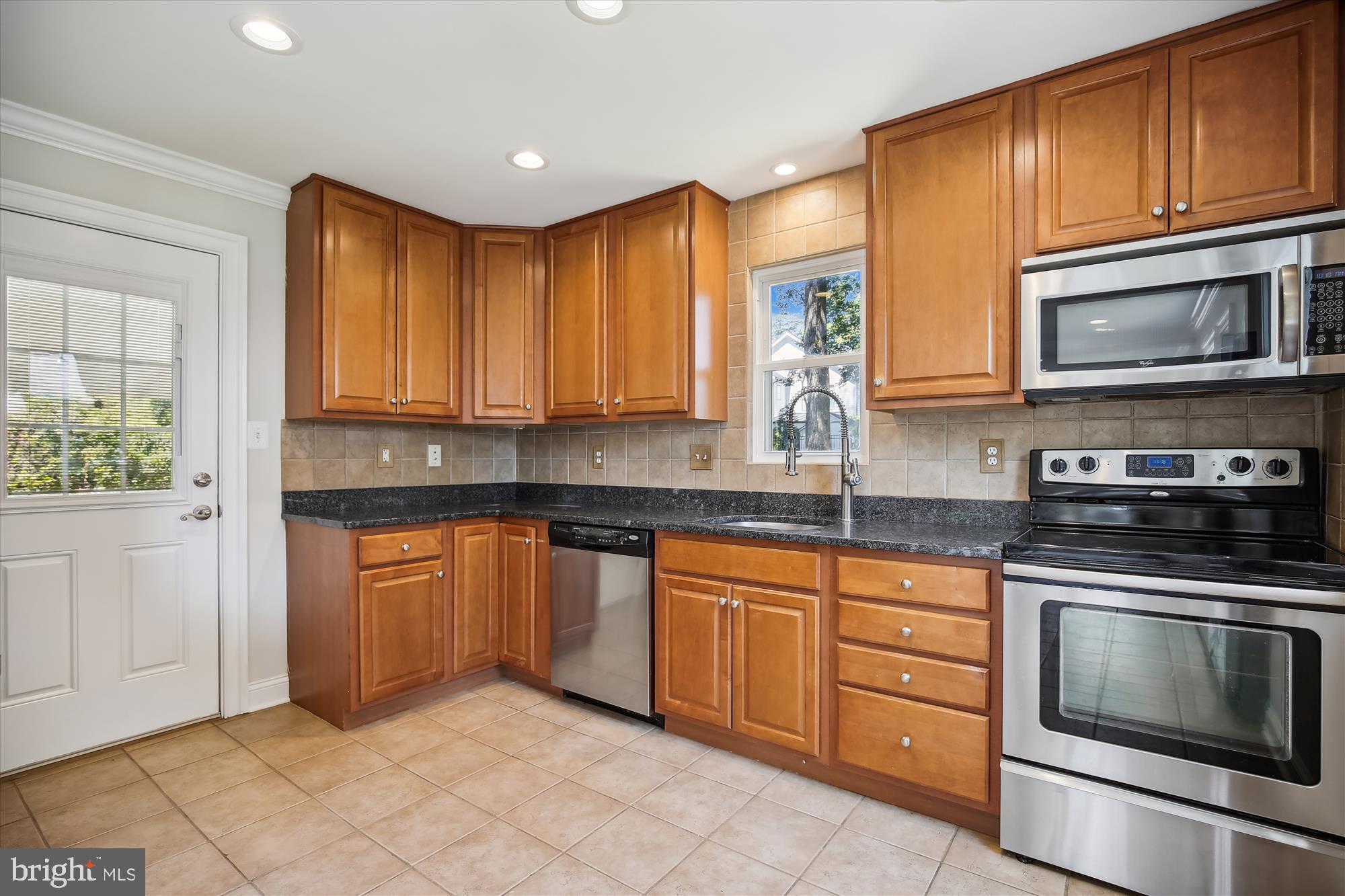 113 Tapawingo Road Southwest Vienna, VA 22180 - Photo 8 of 21 Kitchen Area