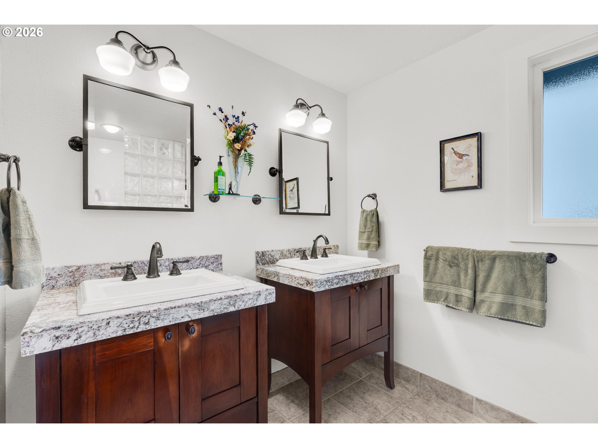 18370 Franklin Way Gladstone, OR 97027 - Photo 27 of 45 a bathroom with a sink and a mirror