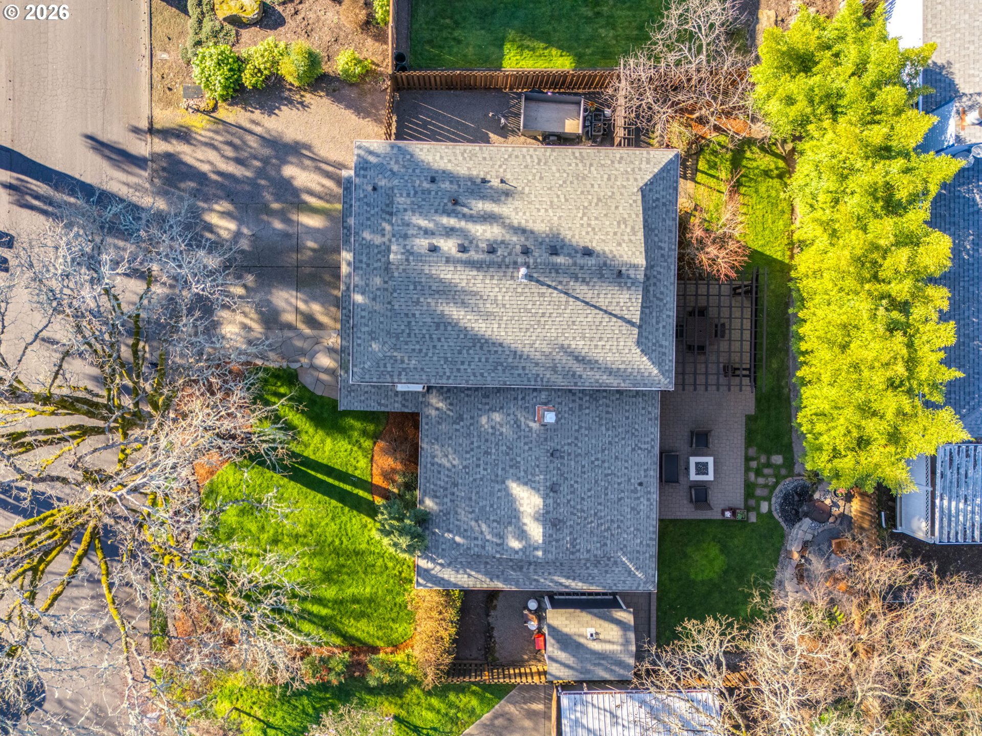 18370 Franklin Way Gladstone, OR 97027 - Photo 43 of 45 front view of a house with a yard