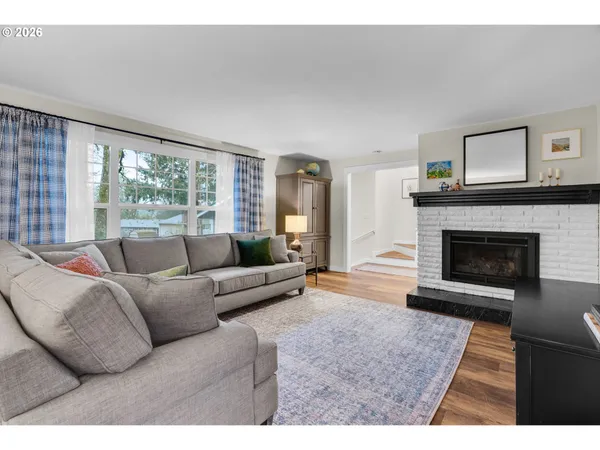 $644,900 | 18370 Franklin Way, Gladstone, OR 97027