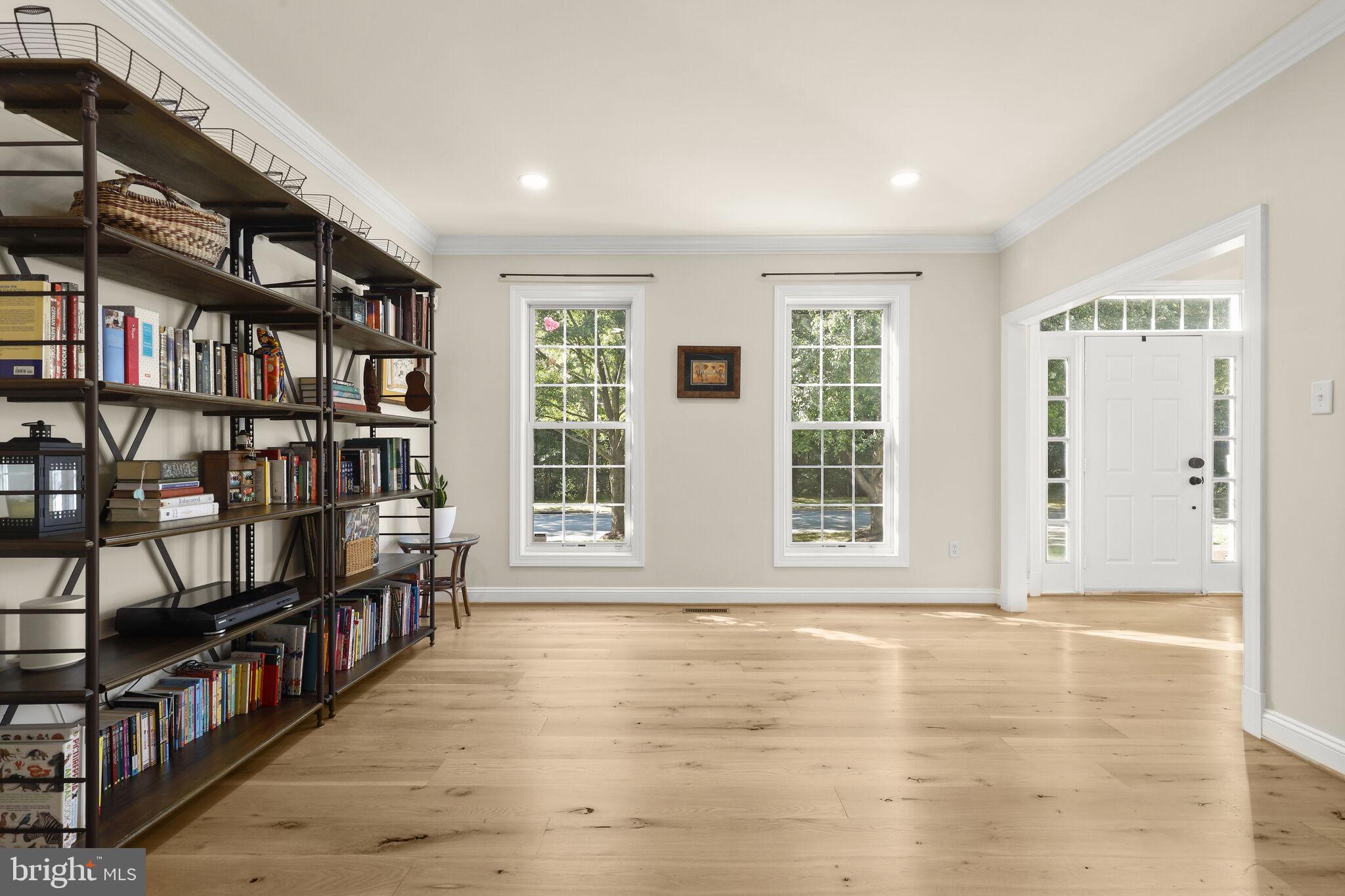 5911 Fall Moon Ride Clarksville, MD 21029 - Photo 10 of 65 Living room