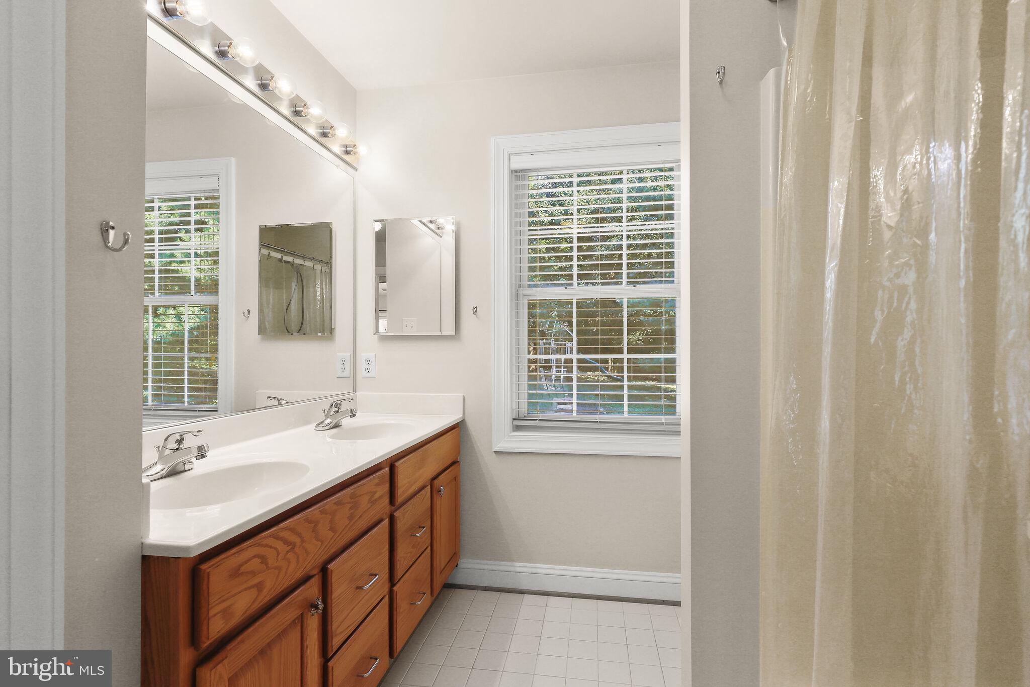 5911 Fall Moon Ride Clarksville, MD 21029 - Photo 38 of 65 Hall bath