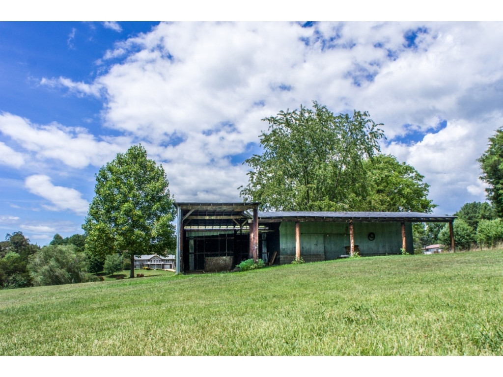216 Meadowbrook Road Afton, TN 37616 - Photo 31 of 35 Barn