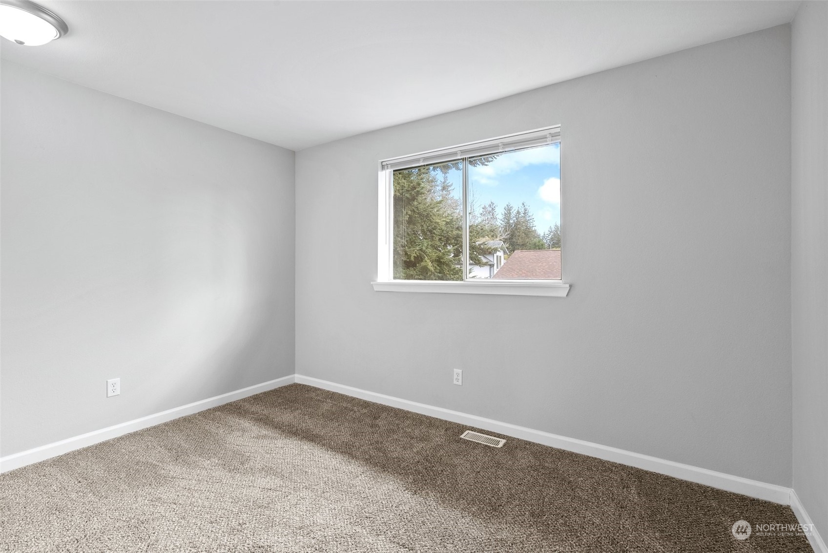 5931 Cherokee Loop Southeast Lacey, WA 98513 - Photo 26 of 35 Gallery Image 26