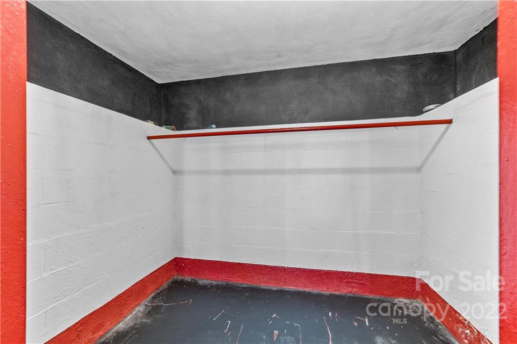 844 Lincolnton Road Salisbury, NC 28144 - Photo 23 of 36 a close up of a mirror