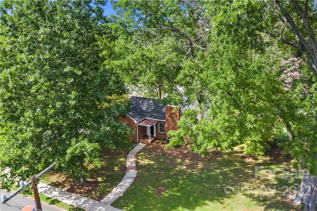 844 Lincolnton Road Salisbury, NC 28144 - Photo 5 of 36 a view of a house with a tree