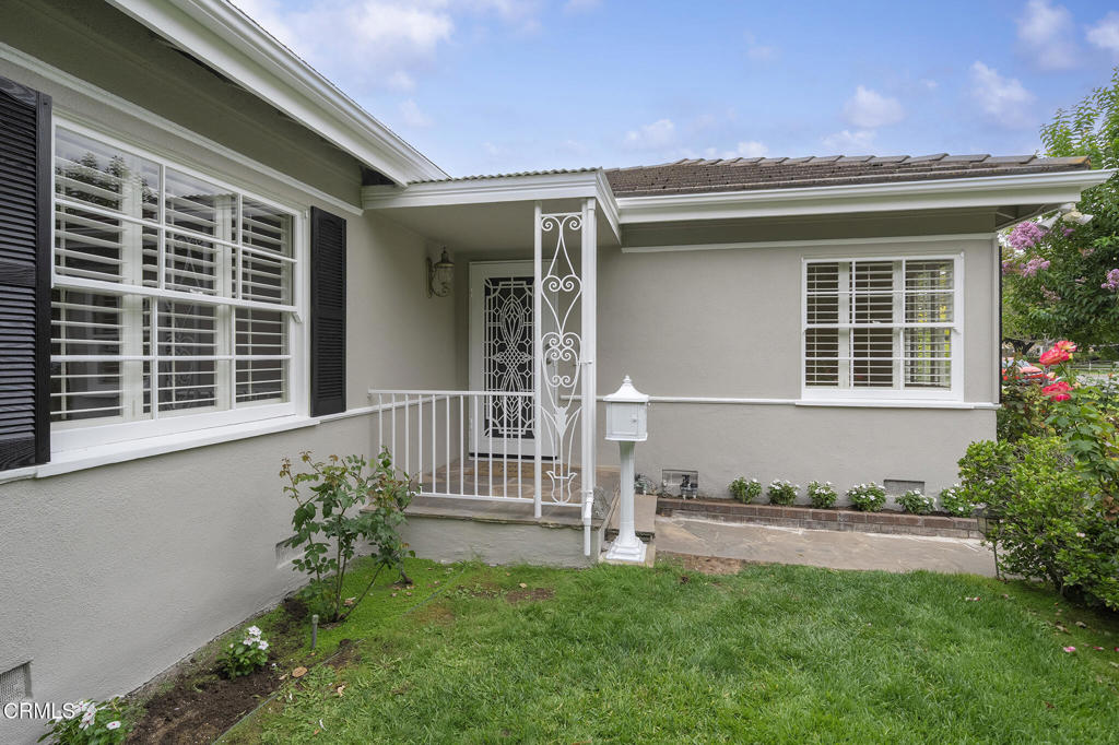 2490 Lorain Road San Marino, CA 91108 - Photo 3 of 52 Front Entry
